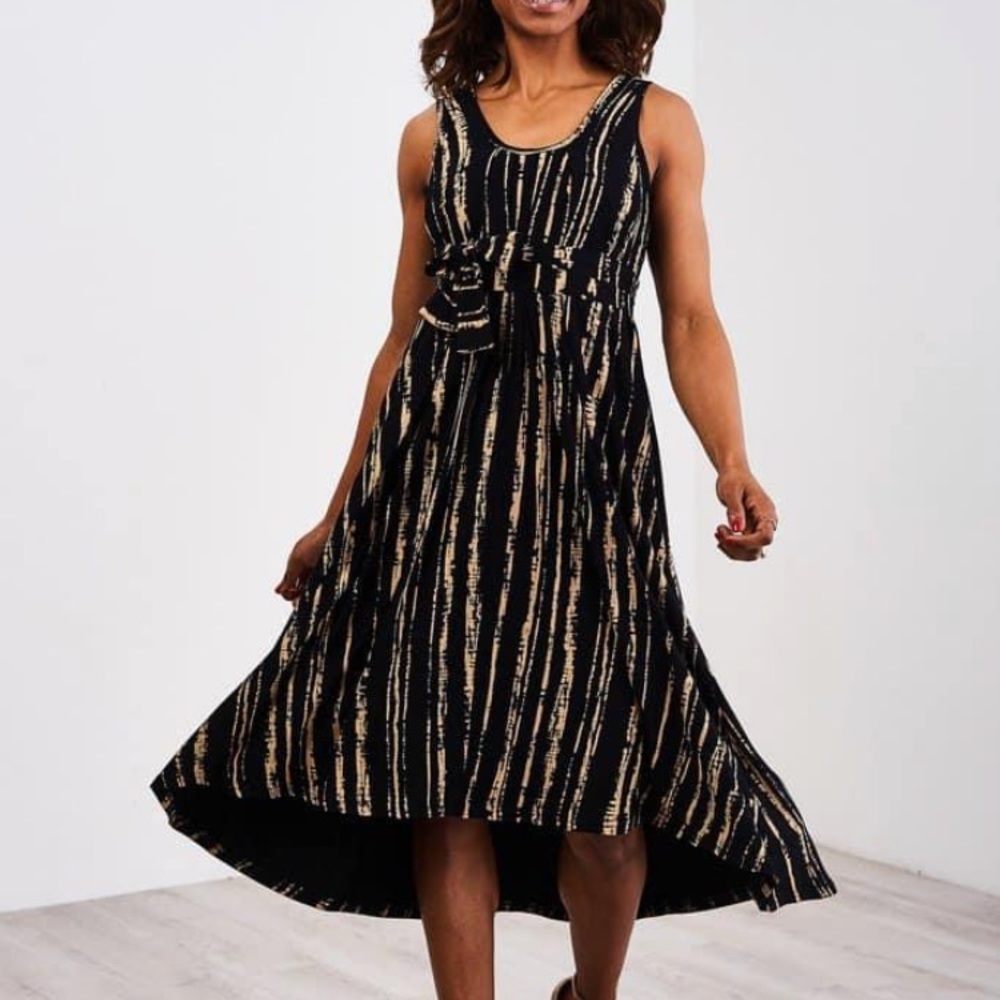 Latched mama pleated dress (petite) cafe crema